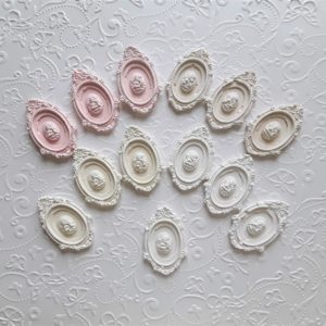Овальна рамка-міні з камеєю, гіпс, 4,3*2,6 см.