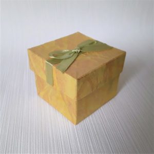 Маленькая подарочная коробочка.