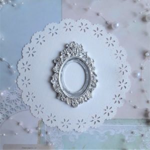 Рамка Овал з квітами, гіпс, срібний металік, 7*5 см.