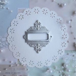 Фігурна рамка для декору, гіпс, срібний металік, 6,5*5,5 см.