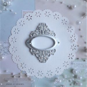 Фігурна рамка овальна, гіпс, срібний металік, 5,5*6,5 см.
