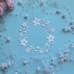 Ажурна вирубка для скрапбукінгу "Віночок білий", 10 см.