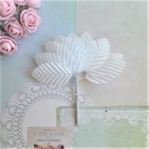 Декоративні листочки білі атласні, 10 шт.