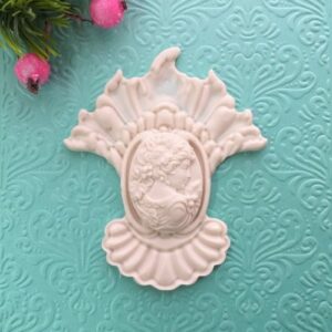 Гнучка накладка Рrima з камеєю Дівчина №1, 7,5*8,8 см.
