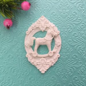 Рамка з вензелями та конячкою, гнучкі, 8*5,2 см.