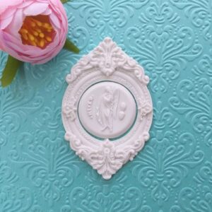 Рамка з вензелями та камеєю Ангел, гнучкі, 8*5,2 см.