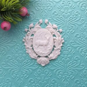 Рамка Гербова з камеєю північний Олень, гнучкі, 5,8*6,5 см.